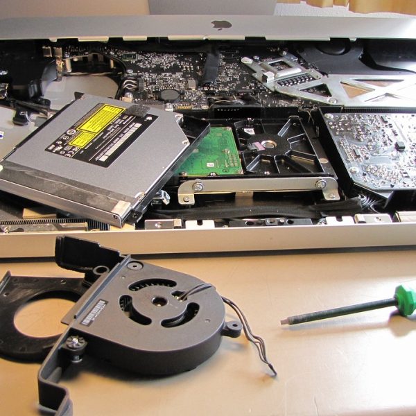 LaptopService